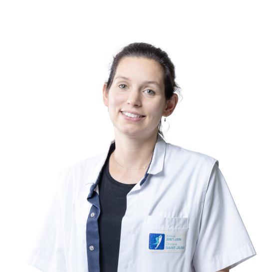 Dr Corentine VANLIER, dermatologue à la Clinique Saint-Jean